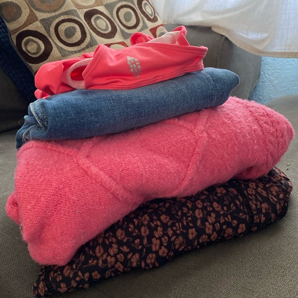 Anthropologie free people lot. Sweater and tops - Picture 1 of 5